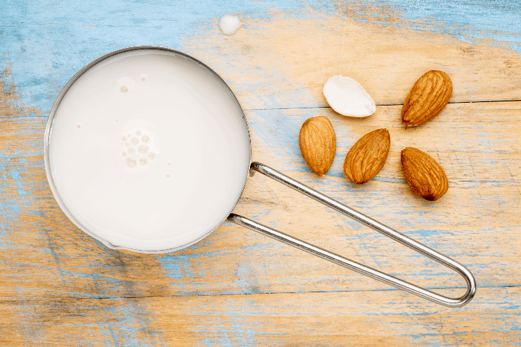 green smoothie ingredients almond milk