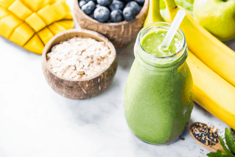 How to Make A Green Smoothie: Easy Beginner’s Guide (+ Recipes!)