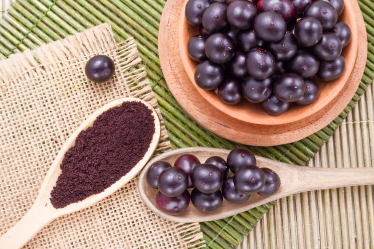 ingredients for a green smoothie bowl acai powder