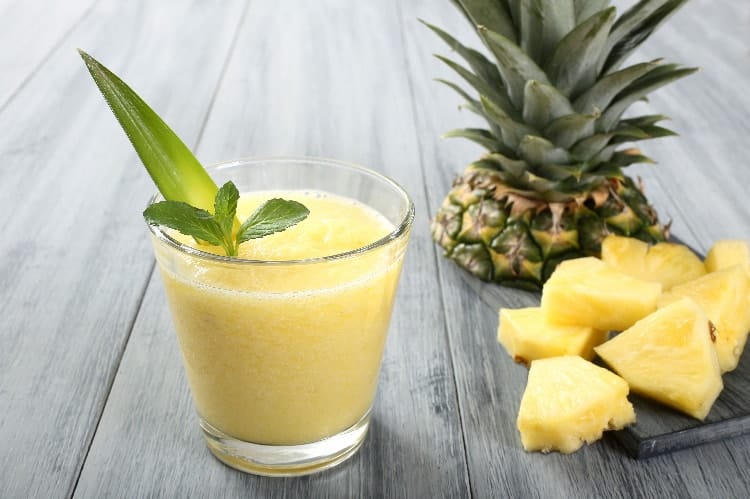 How to Make a Fertility Smoothie For PCOS: A Simple Guide With Recipes