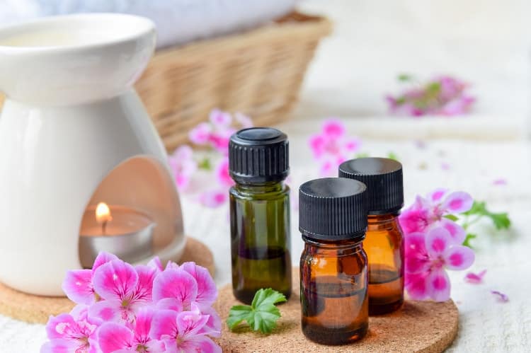 essential oils for heavy periods