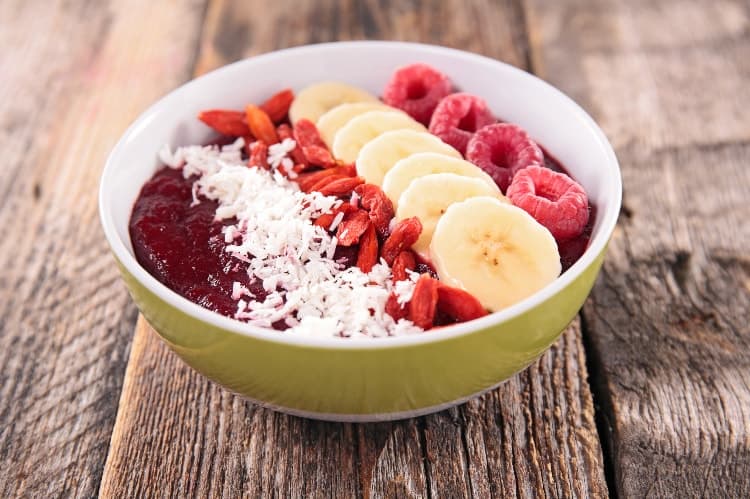 hormone balancing breakfast ideas smoothie bowl