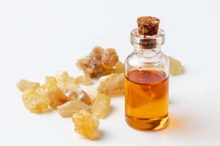 frankincense oil for menstrual cramps