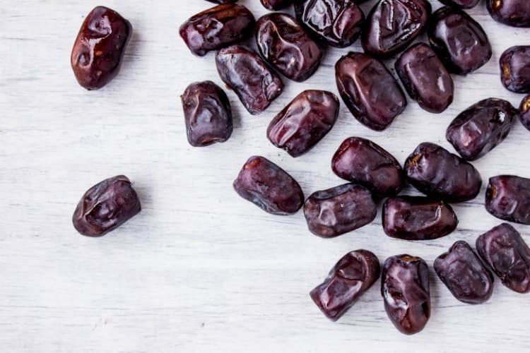 can dates increase iron