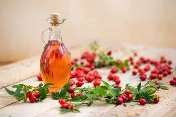 how to use vitamin c serum and rosehip seed oil together