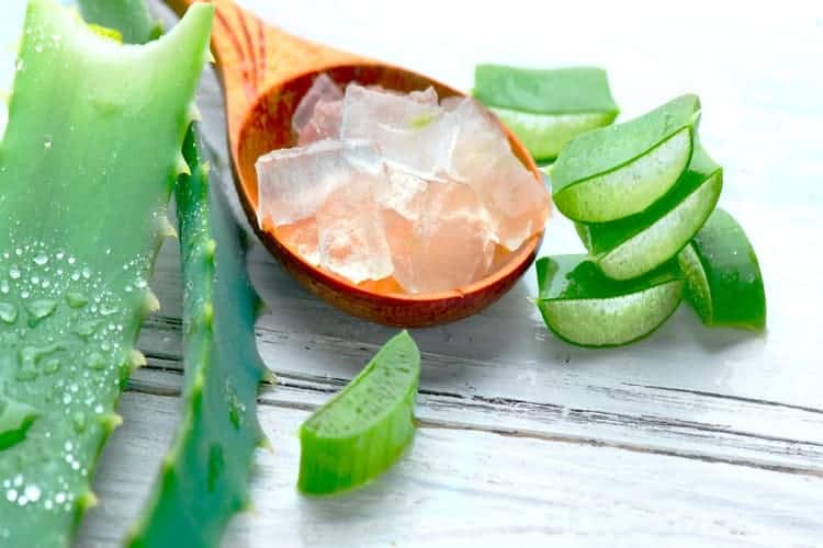 natural exfoliants for sensitive skin - aloe vera gel