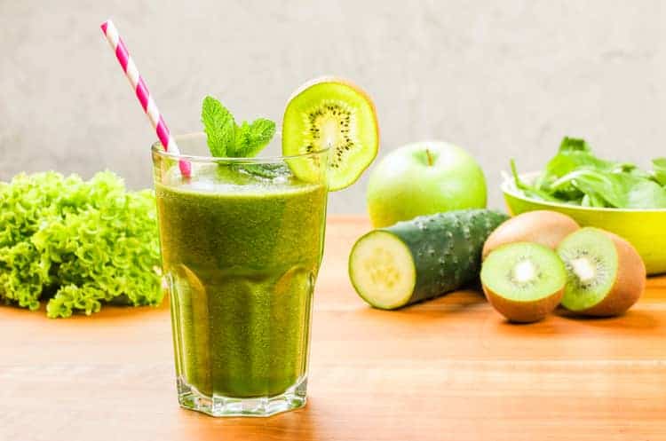 Green Smoothie vs Salad: Which is Better | Pros & Cons - Live Well Zone