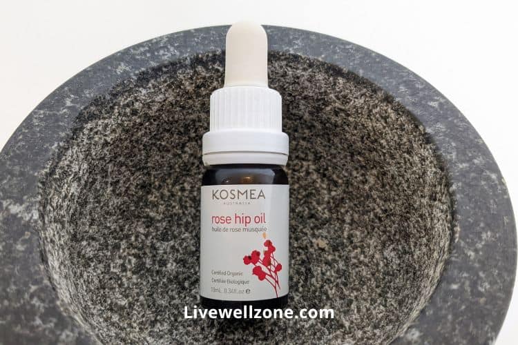 bottle of kosmea rosehip oil